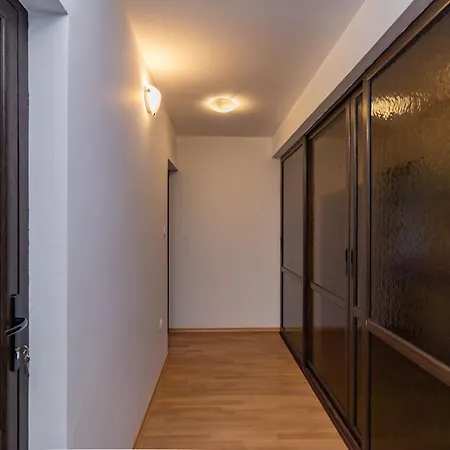 Стаи За Гости- Вила Искра1 Holiday home *