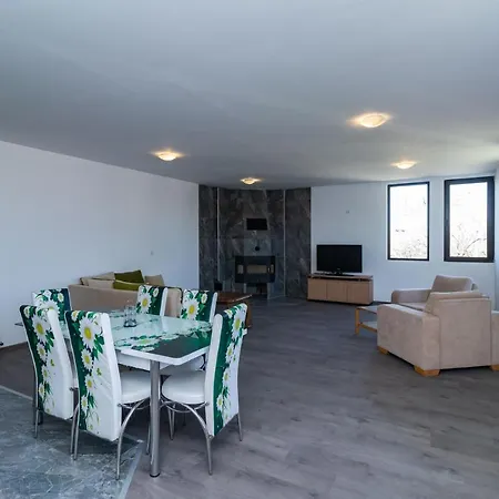 Стаи За Гости- Вила Искра1 Holiday home *
